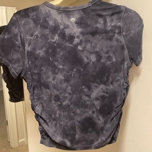 Lululemon top size 4